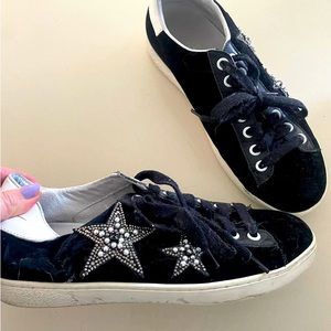Like New! Lola Cruz Sneaker